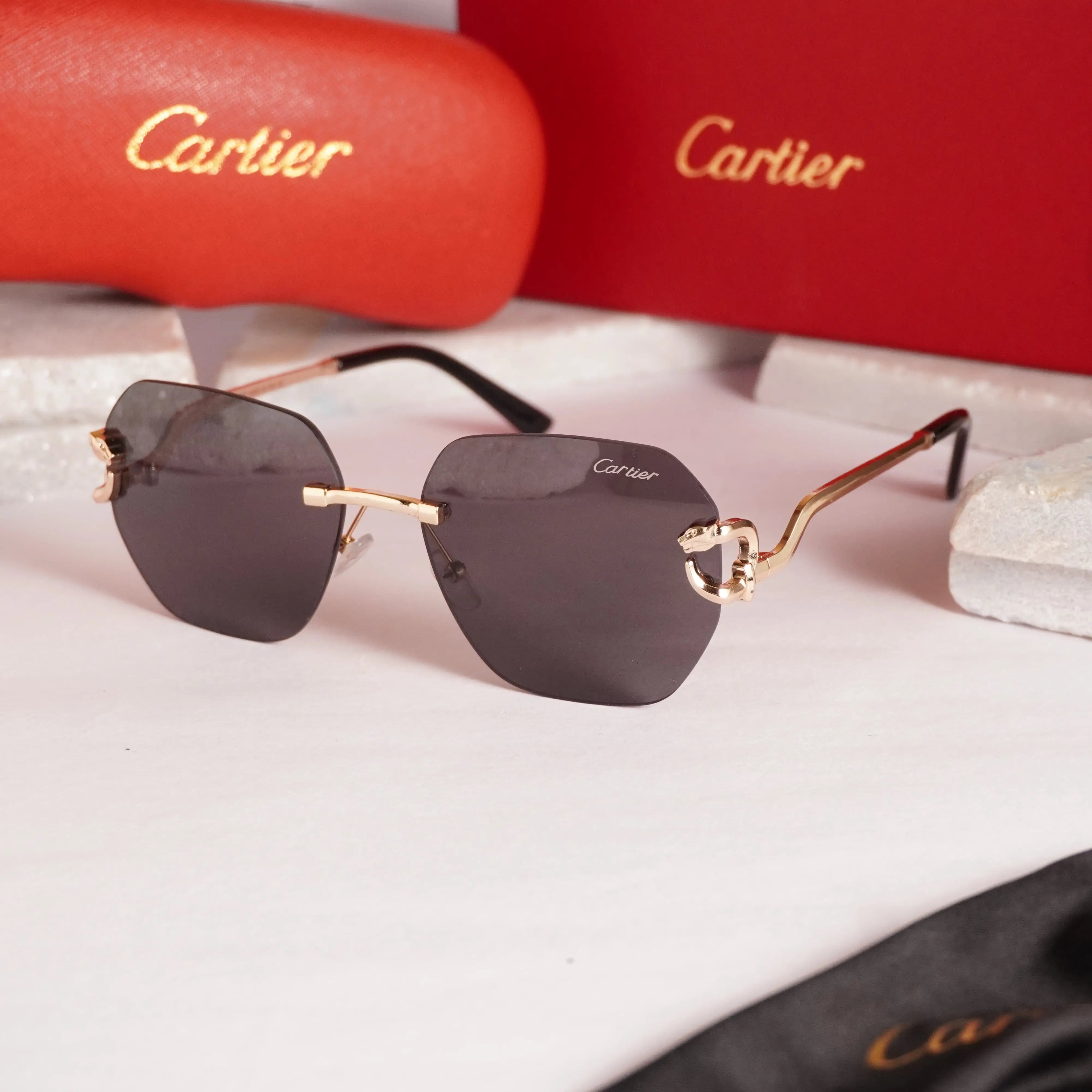 CARTIER 8822 GOLD BLACK Main image