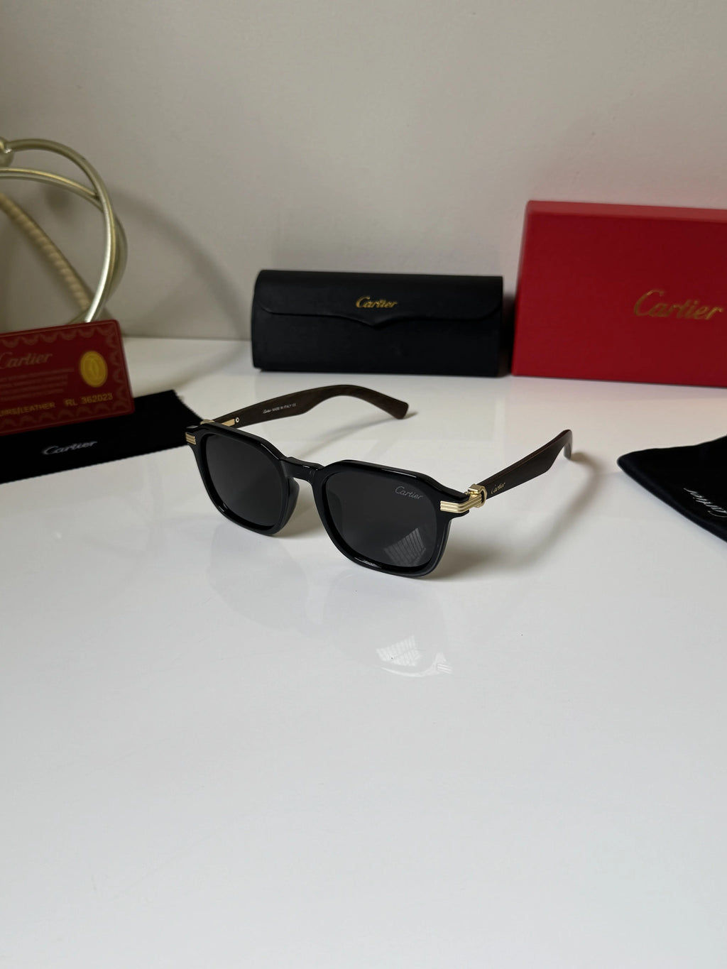 Cartier_4956_Gold_Black