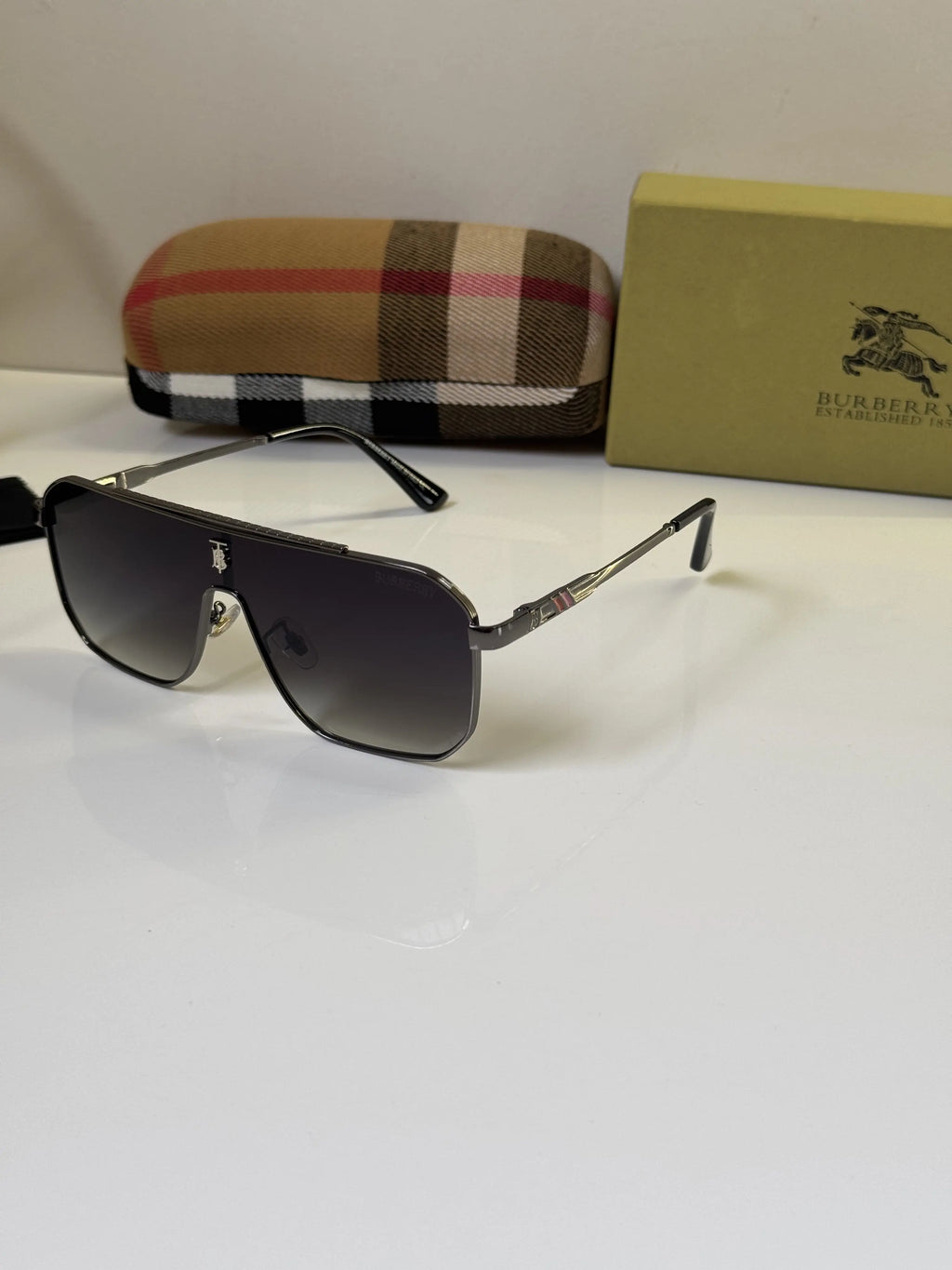 Burberry_4136_Gun_Green_Shaded