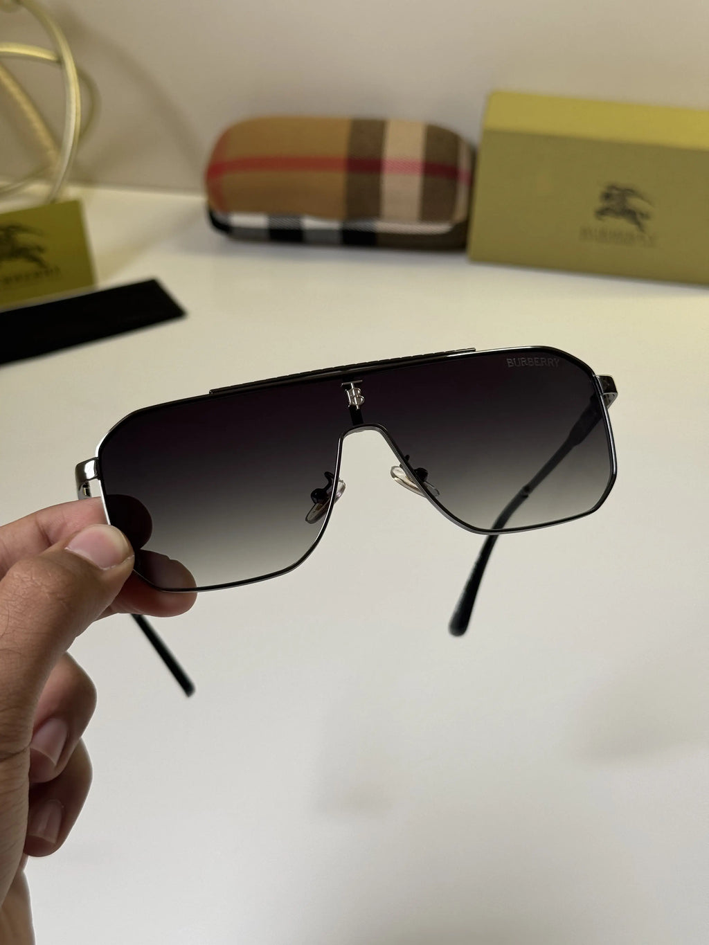 Burberry_4136_Gun_Green_Shaded