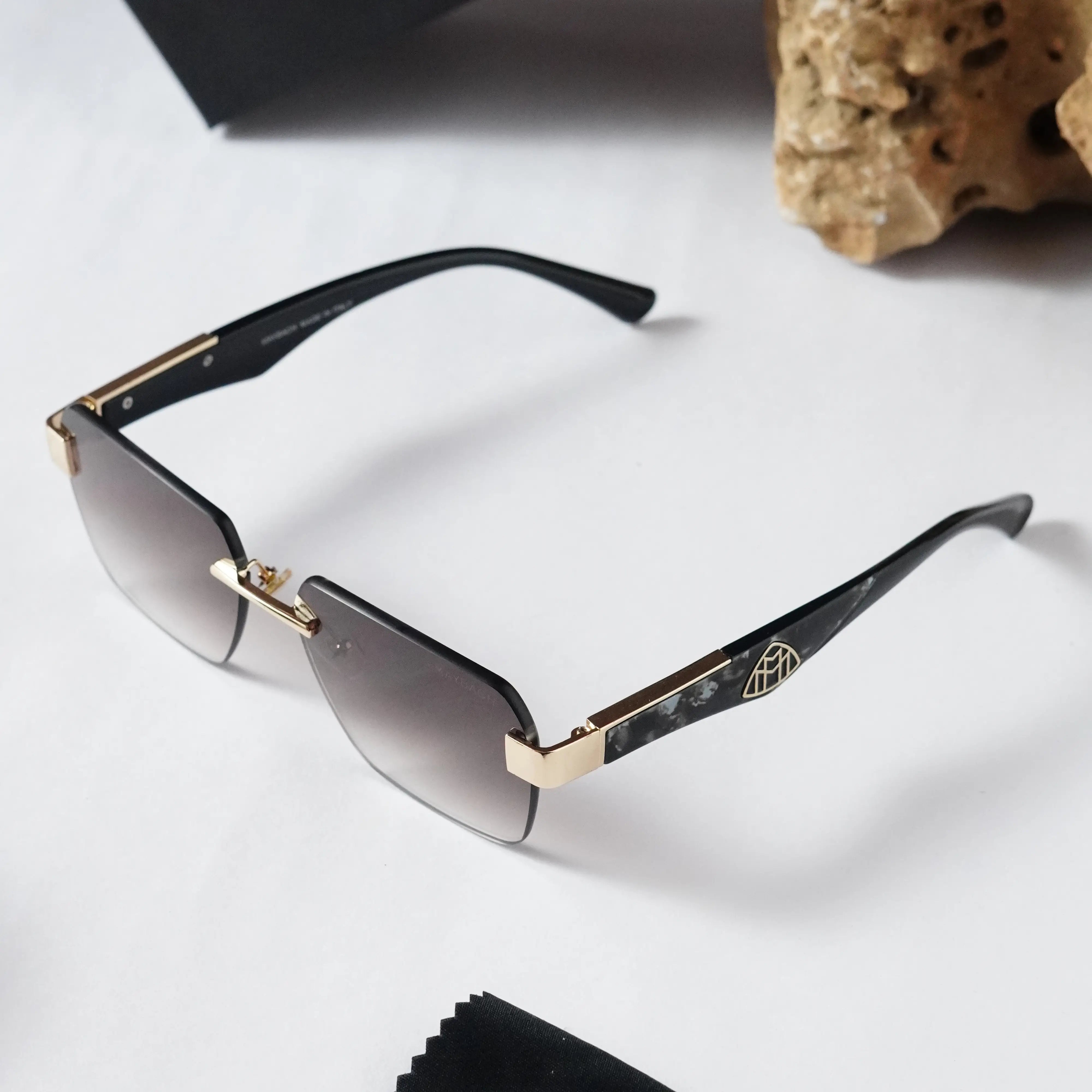 MAYBACH 2560 GOLD BROWN BLACK TIGER Main image