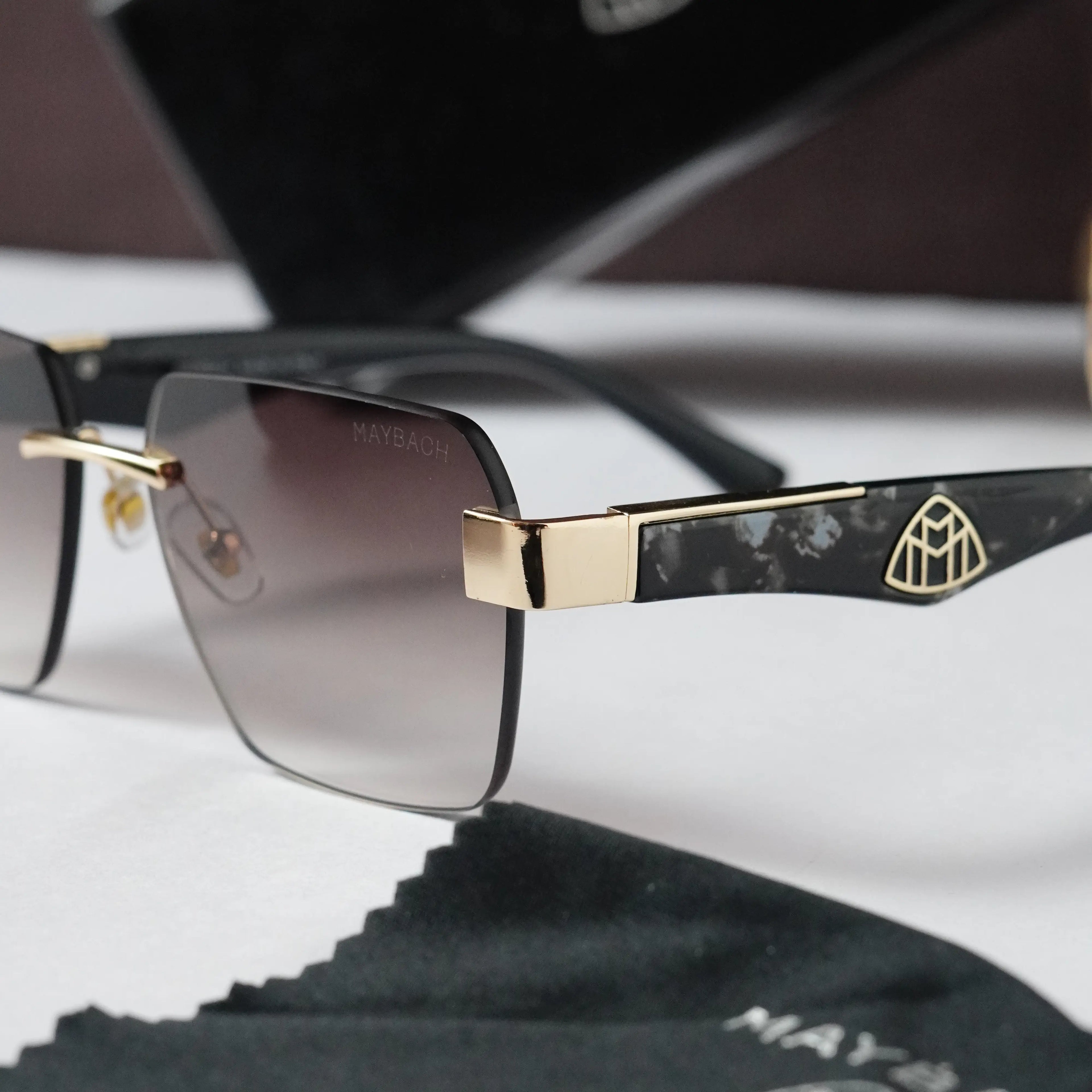 MAYBACH 2560 GOLD BROWN BLACK TIGER