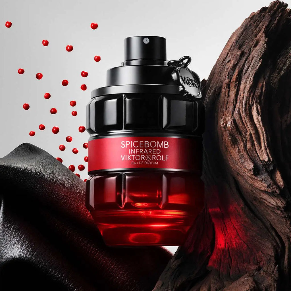 471 Viktor & Rolf Spicebomb Infrared Eau de Toilette 90ml - For Him