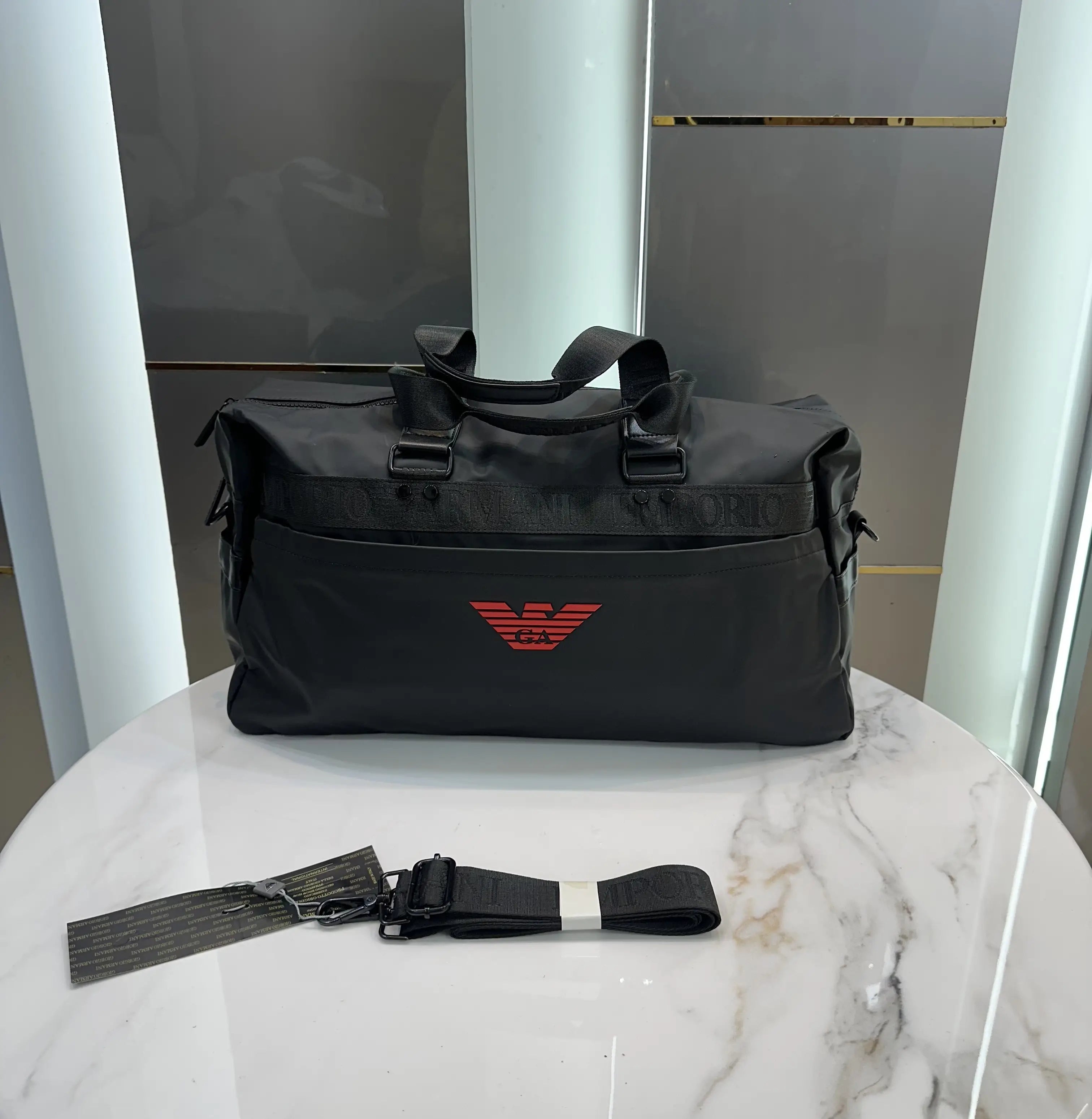 Giorgio Arman i Luxury Imported Duffel Bag ea0839