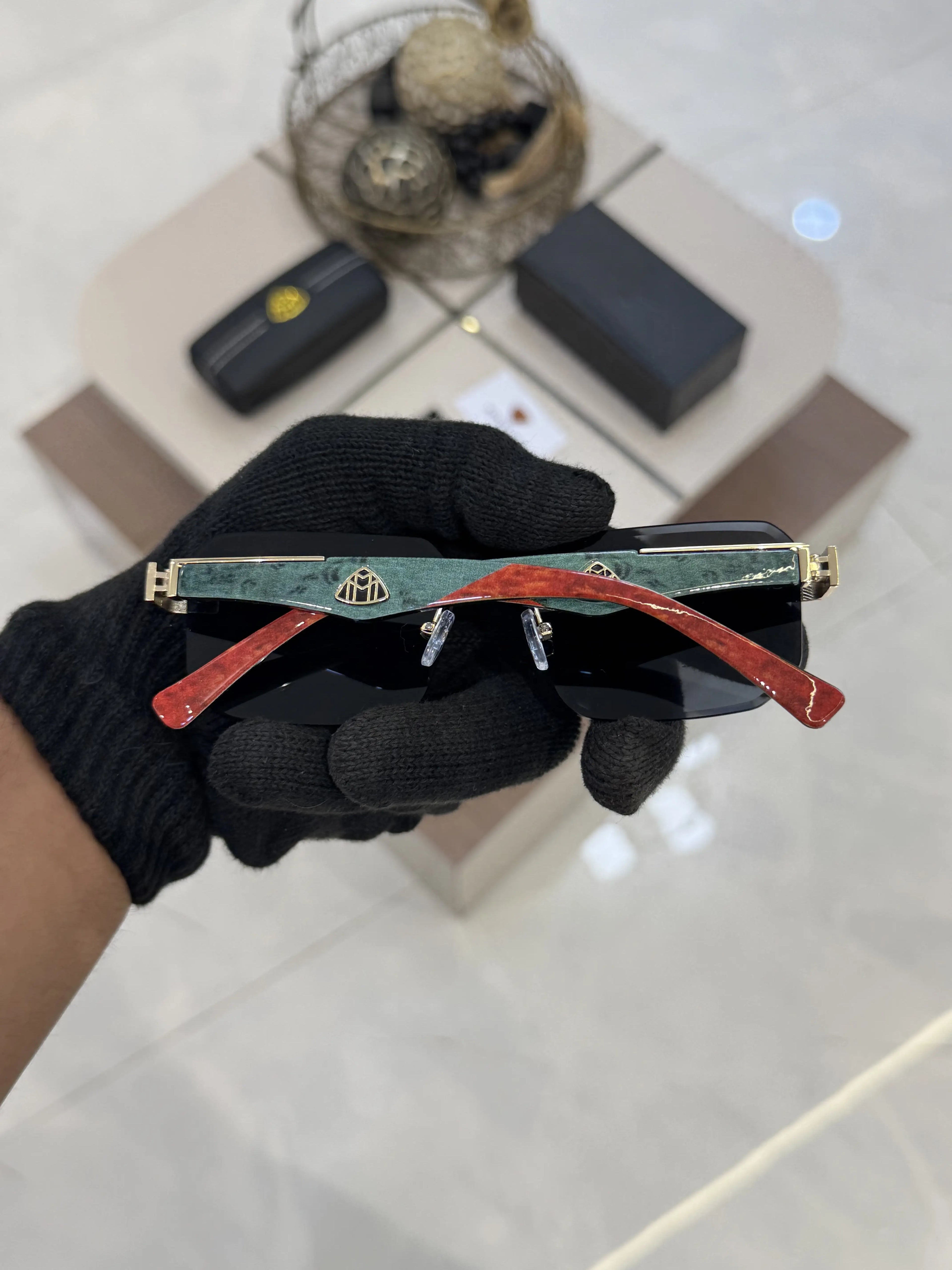 Maybach_7348_Gold_Black