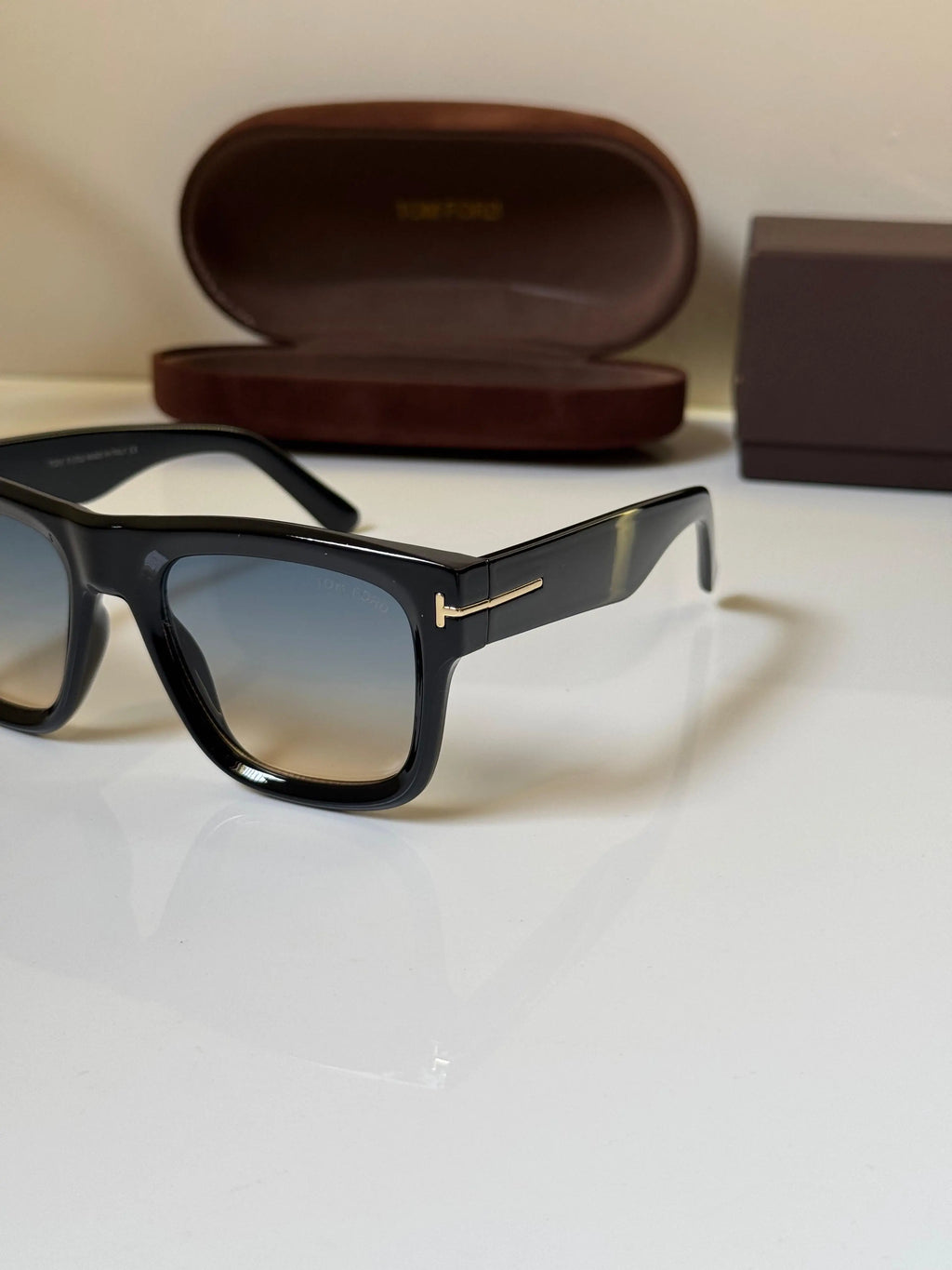 Tomford_259_Black_Multi