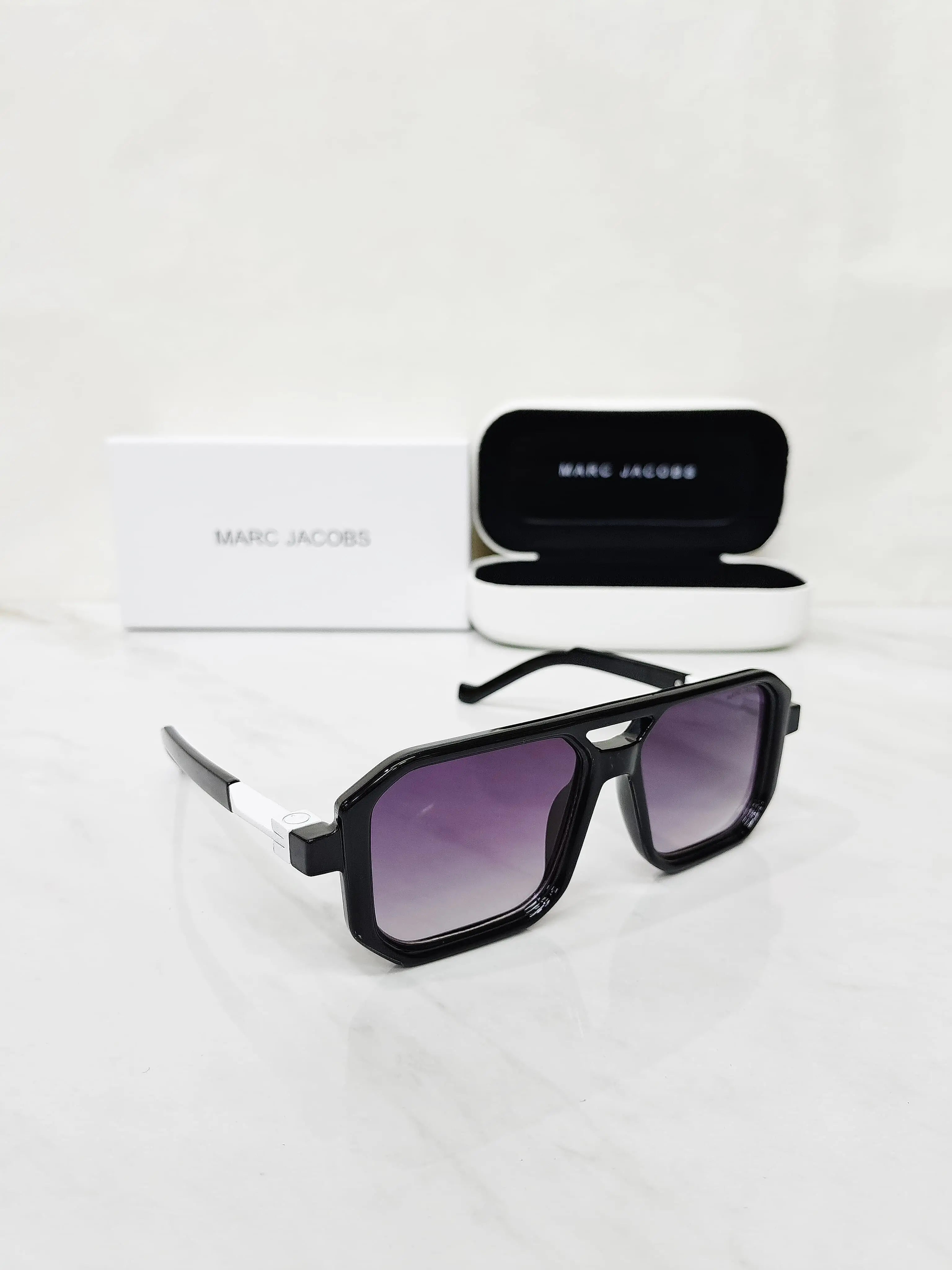 MARC JACOBS BLACK PURPLE SHADED