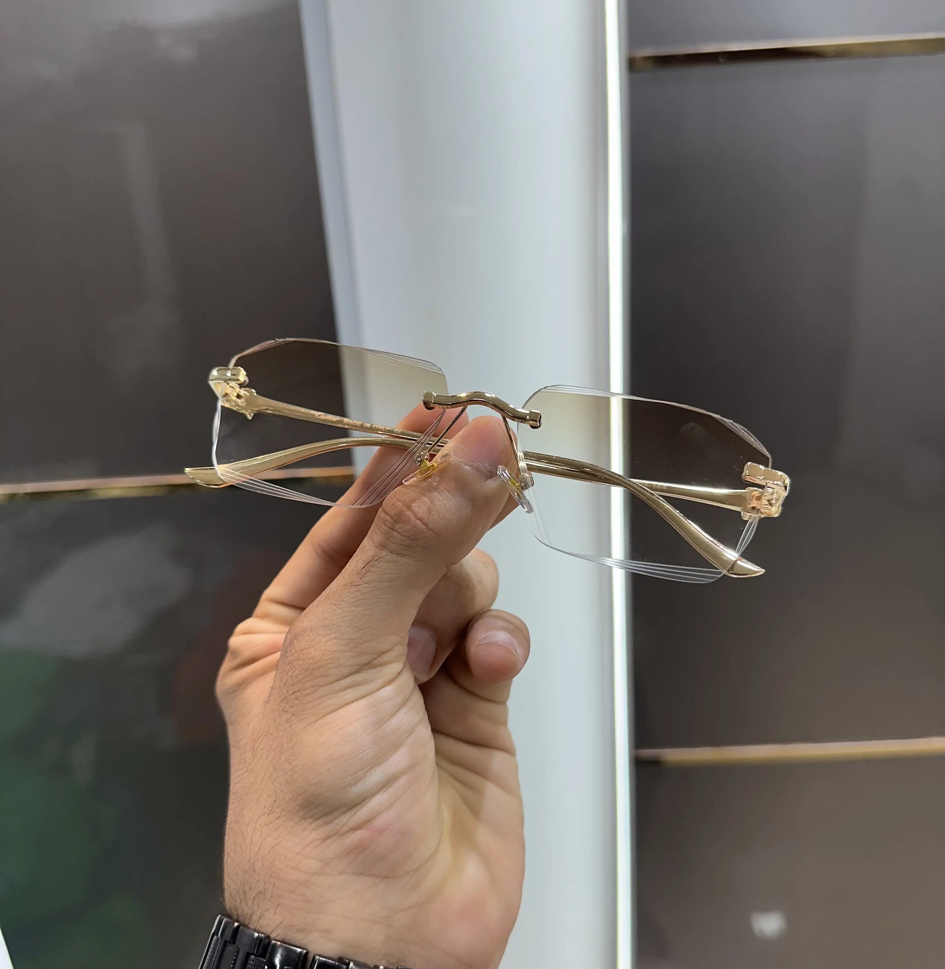 Cartie r Gold Cream Premium Shades 033 Secondary image