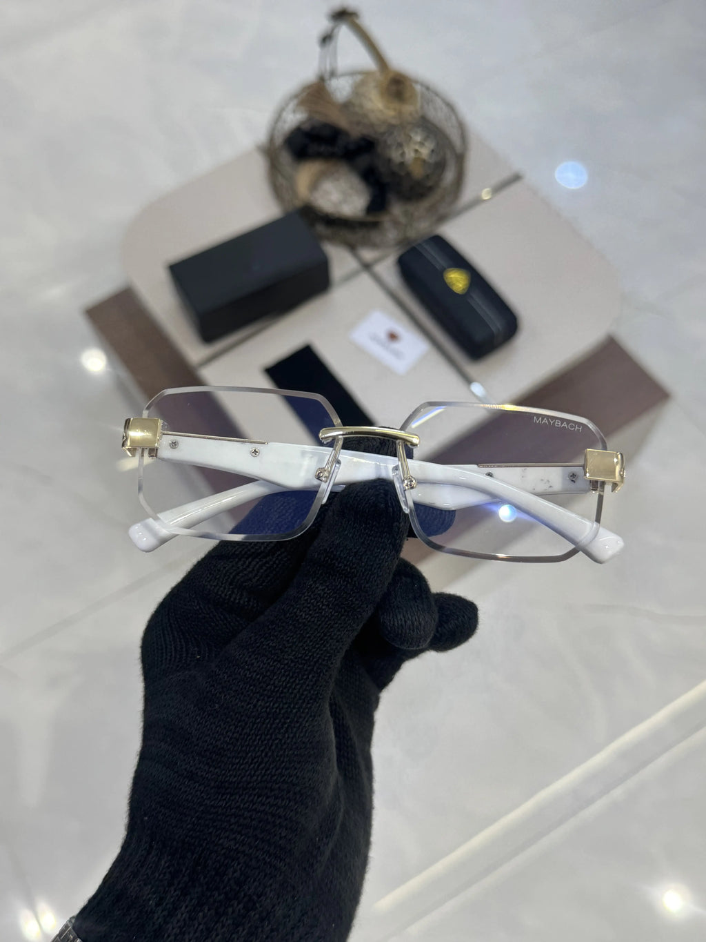 Maybach_7348_Gold_White_Frame