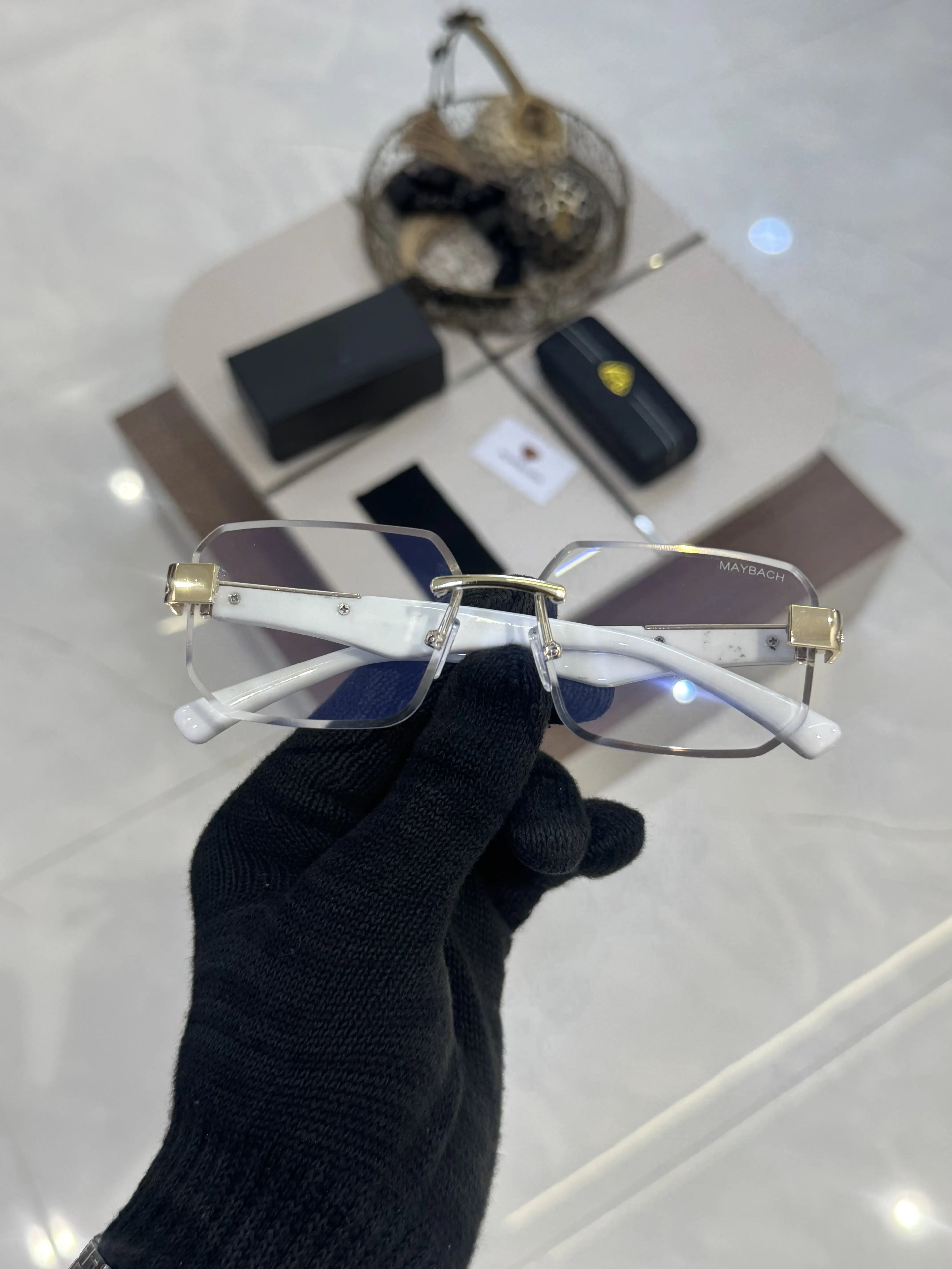 Maybach_7348_Gold_White_Frame