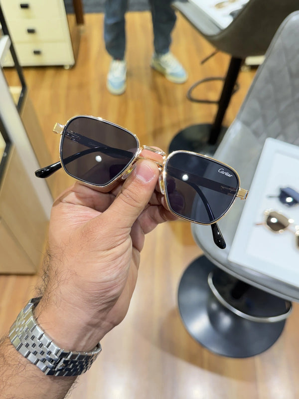 Cartier_00651_gold_black