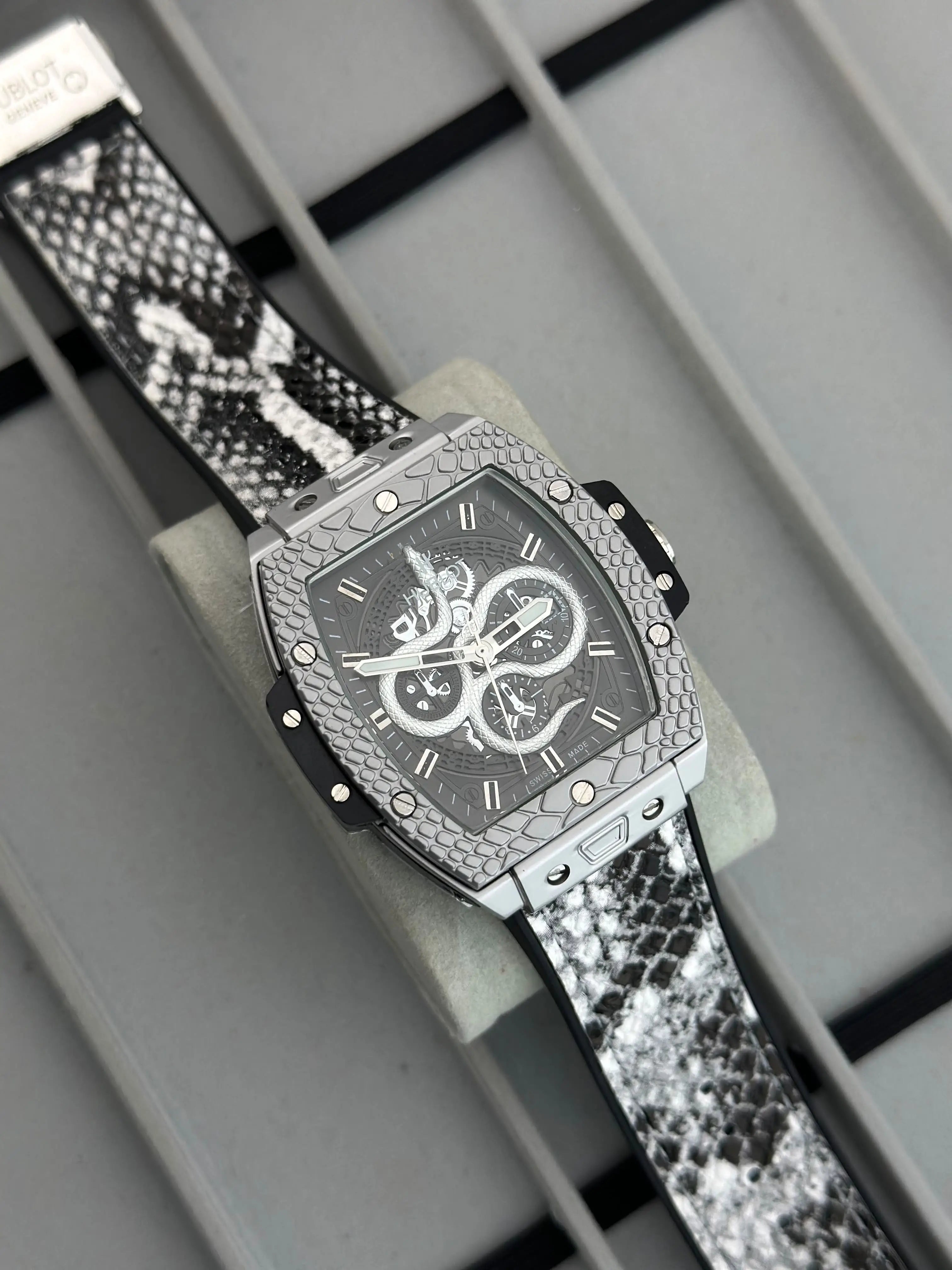 HUBLOT BIG BANG COBRA