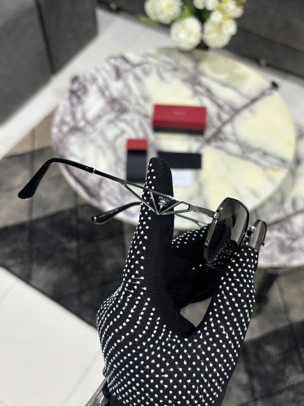 Prada 425 Grey Black