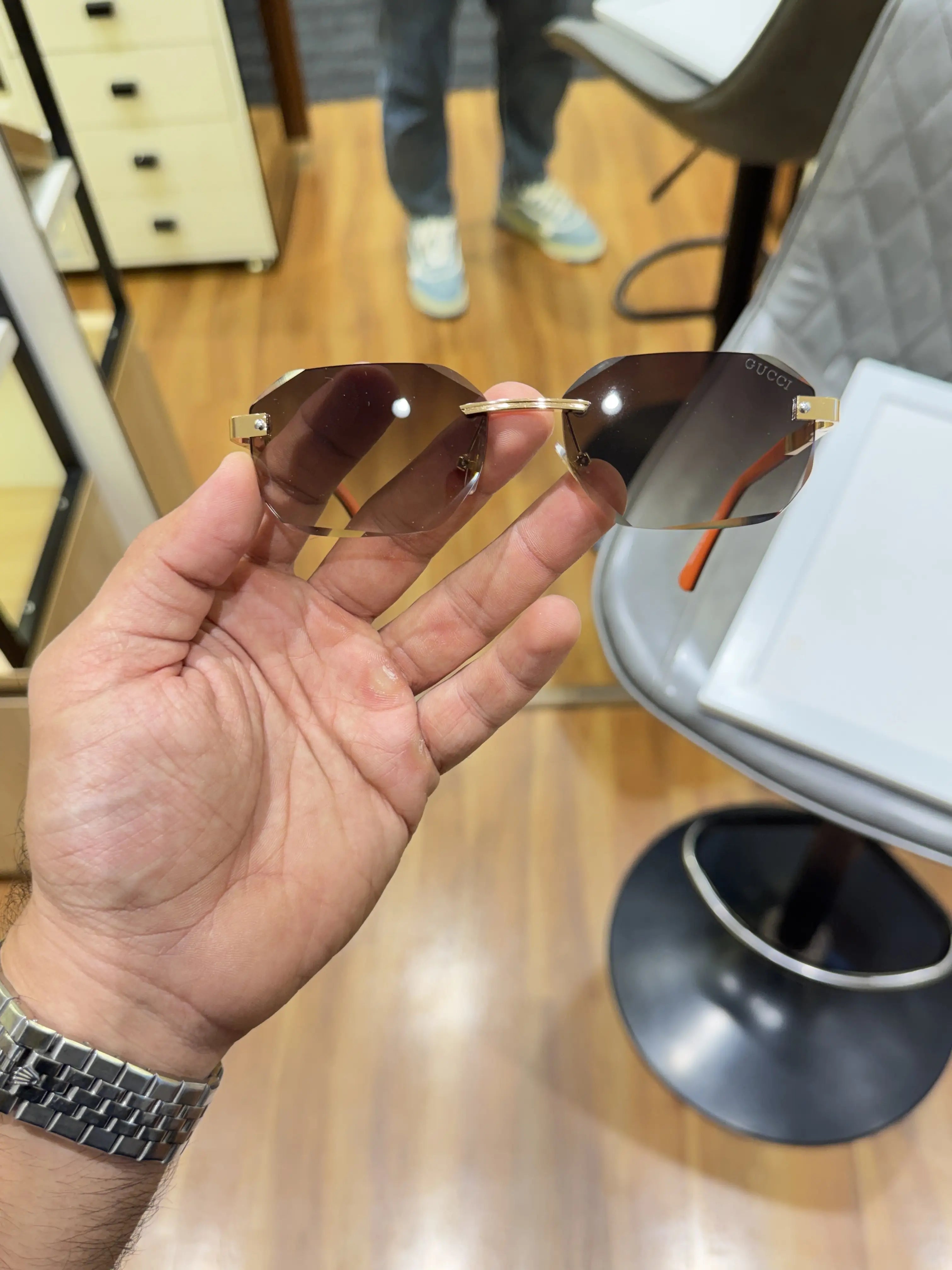 Gucci_2312_gold_brown