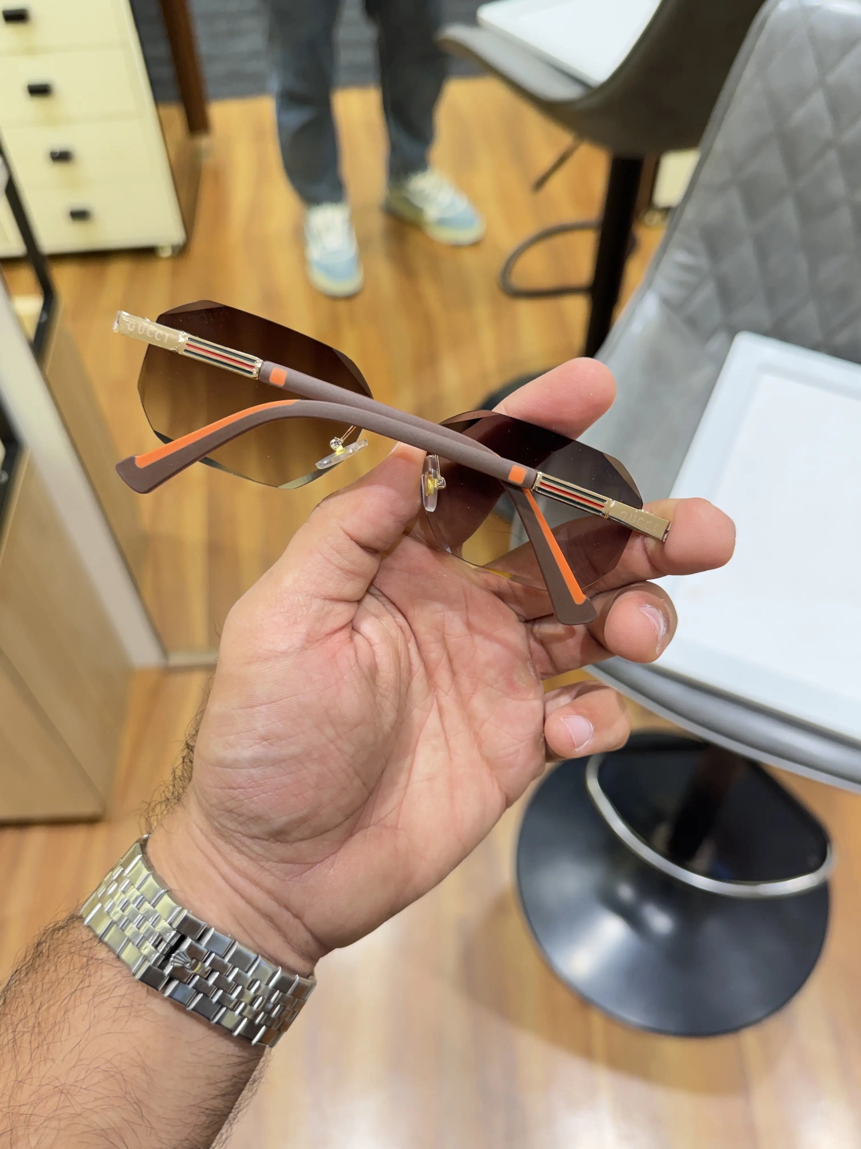 Gucci_2312_gold_brown