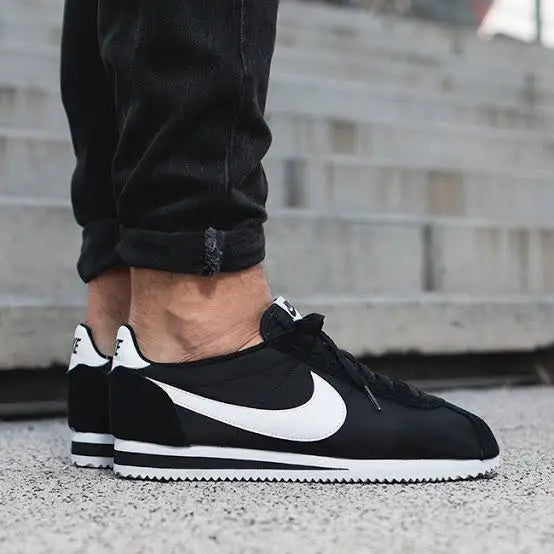 Nik_e Cortez Naylon Black White (376