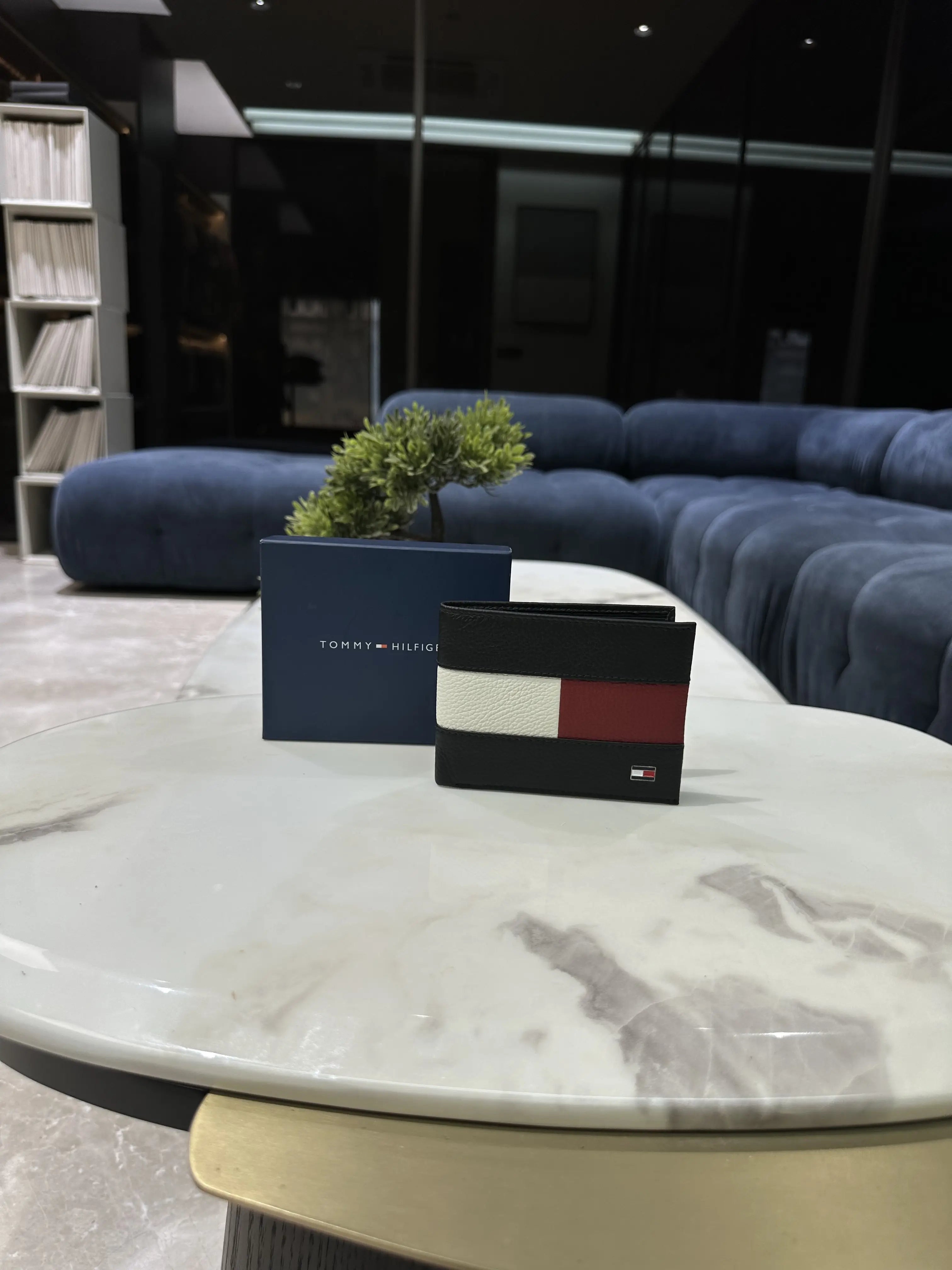 Tommy Hilfiger Premium Wallet Black With Box t195