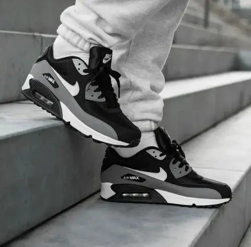 Nik e AirMax 90 Essentia l White Black