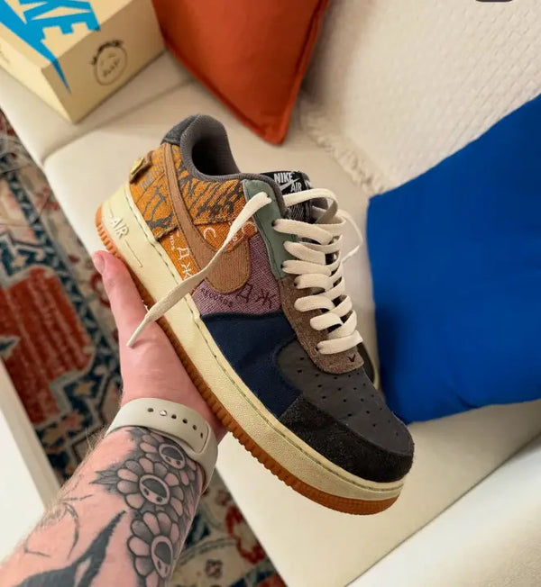 Nik e Air Force 1 Low Travis Scott Cactus Jack No Pads