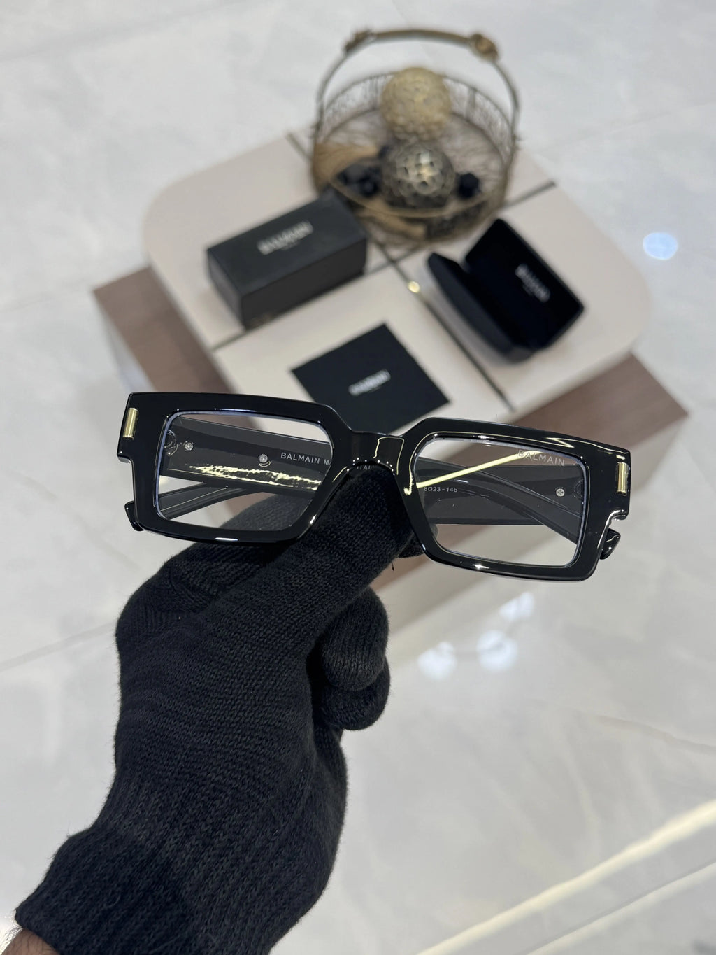 Balmain_6108_Black_Plano