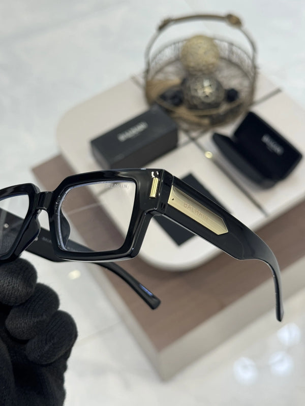 Balmain_6108_Black_Plano