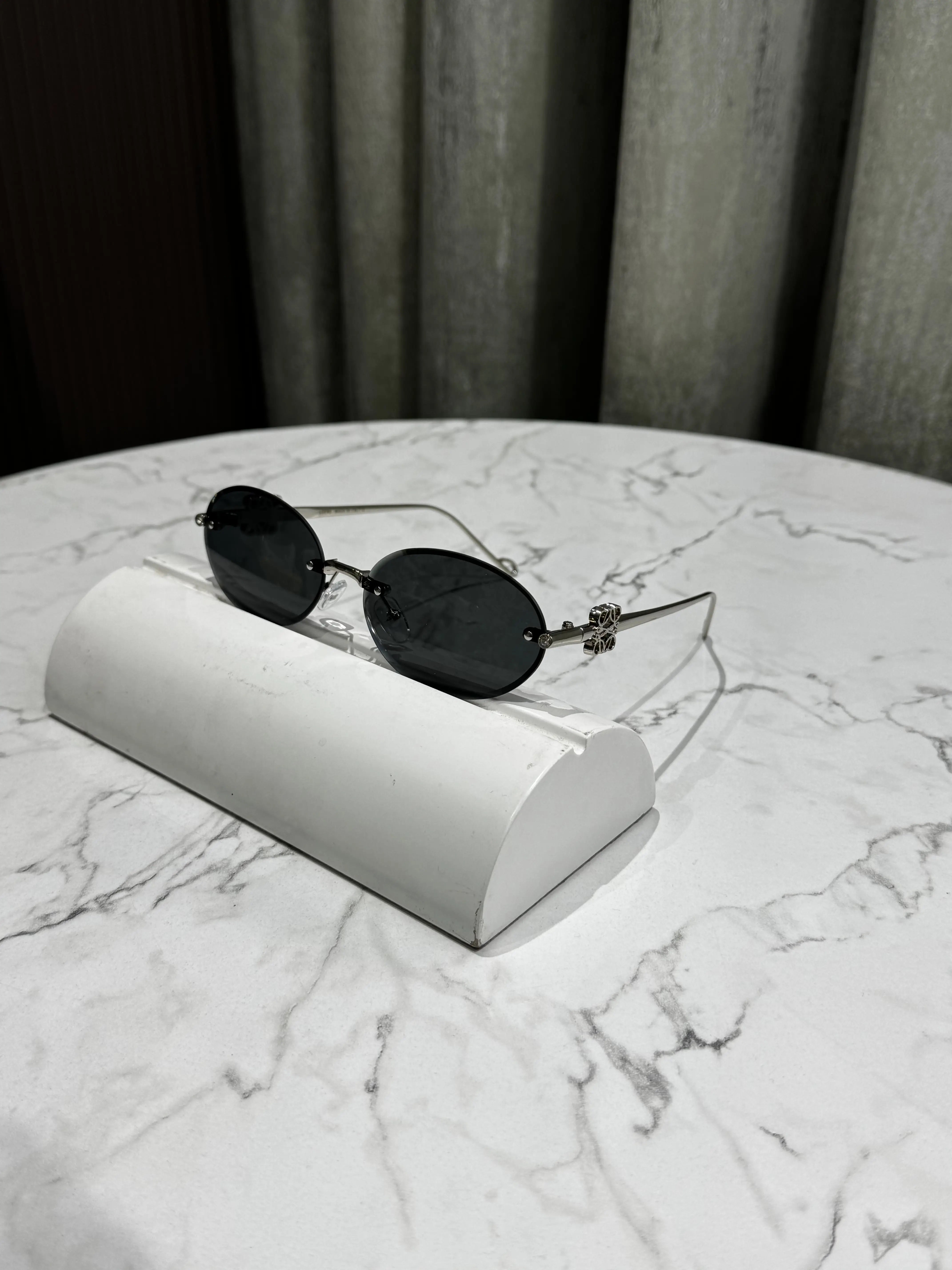 Loew e Silver Black Metal Premium Shades T35 Main image