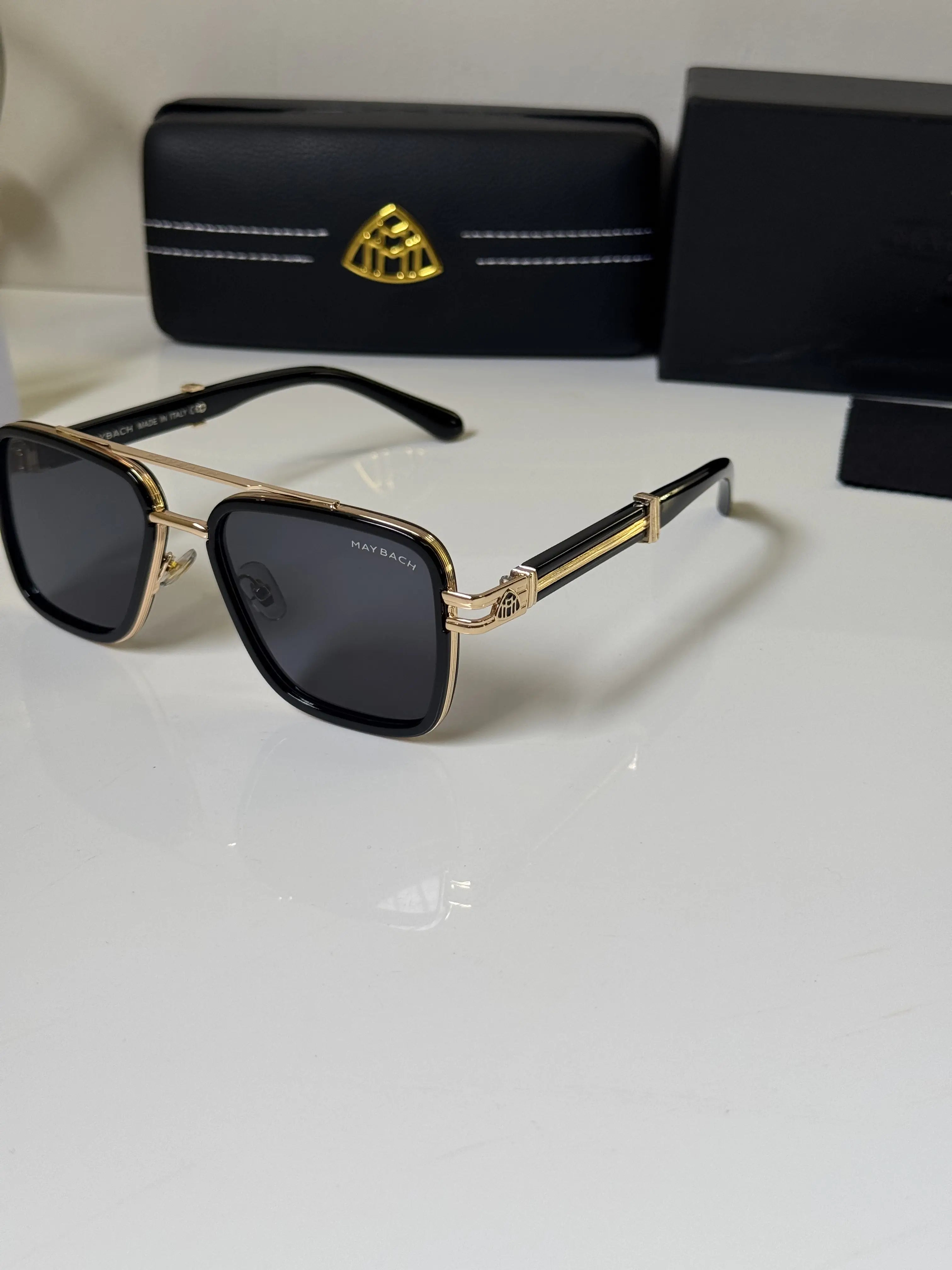 Maybach_Z34_Gold_Black Secondary image