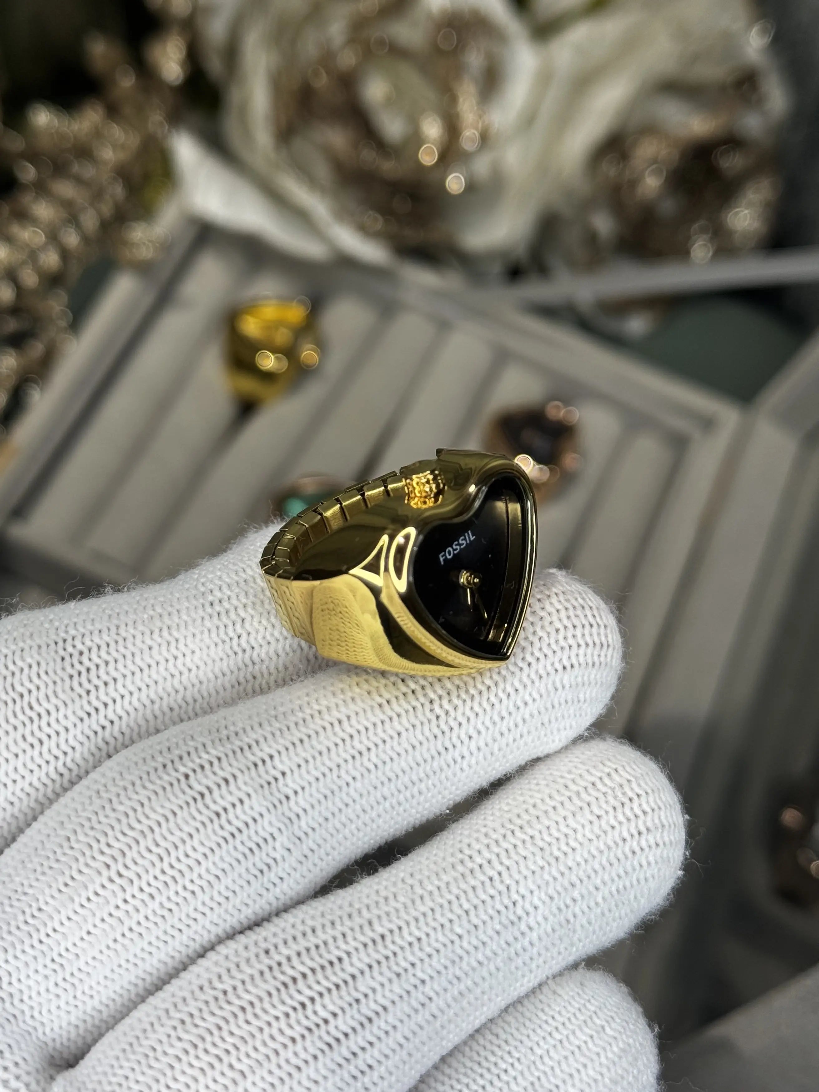 Fossi l Gold Black Ring Analog Ladies Watch Secondary image