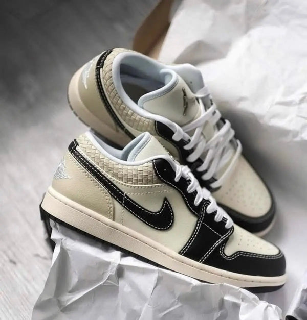 Nike_Air Jordan 1 Low SE Coconut Milk Black Muslin