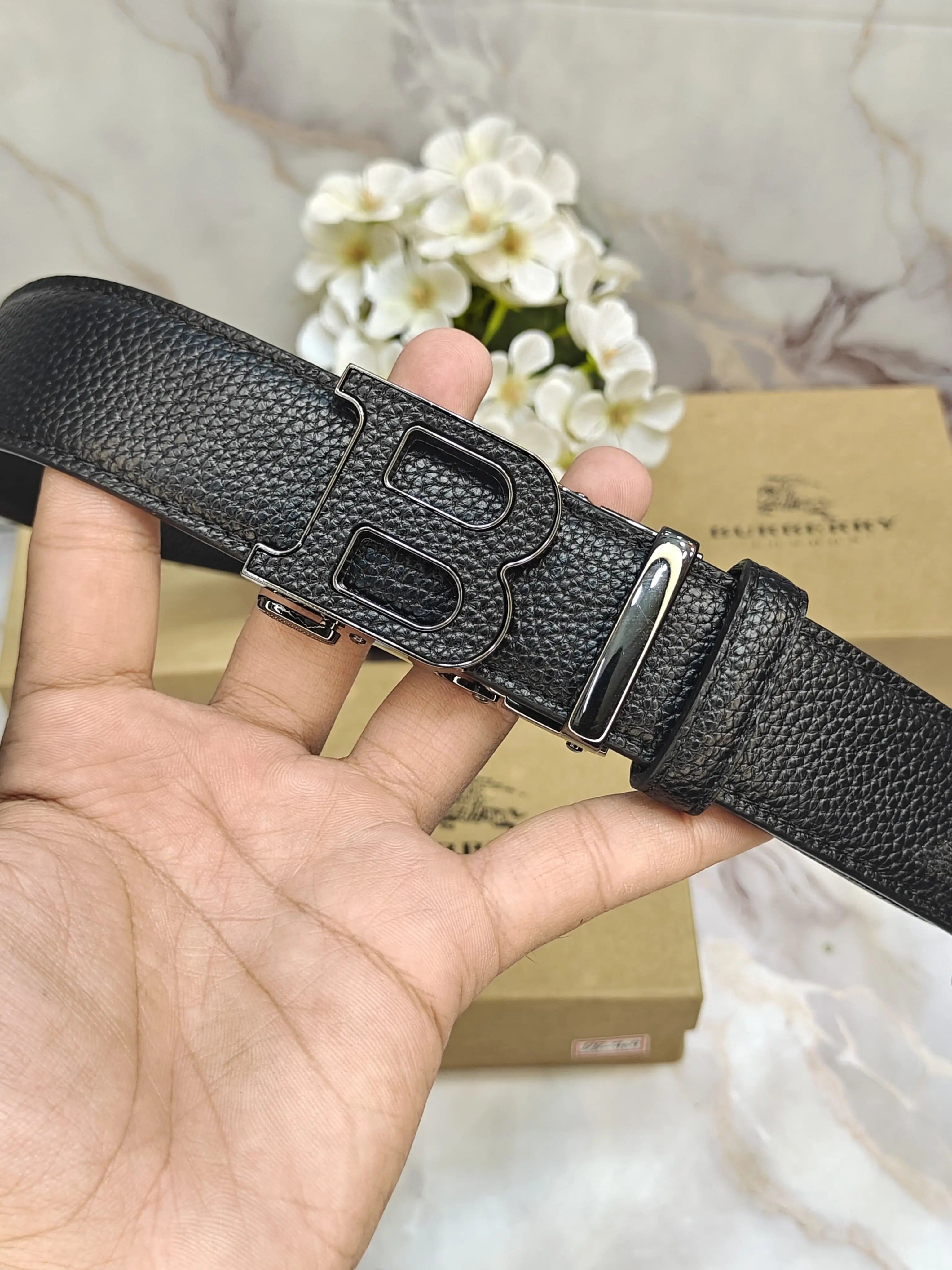 BB BURBERRY PREMIUM QUALITY IMP AUTOLOCK BELT WITH OG BOX 
