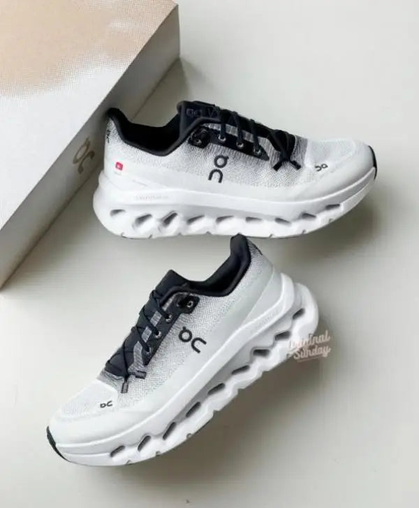 On Clou_d Tilt 2.0 Black Ivory