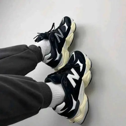Ne_w Balance 9060 Black White