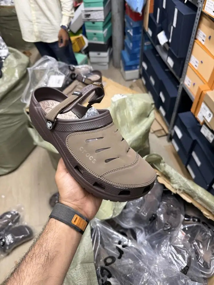 CROCS YUKON Vista BROWN (FIX)