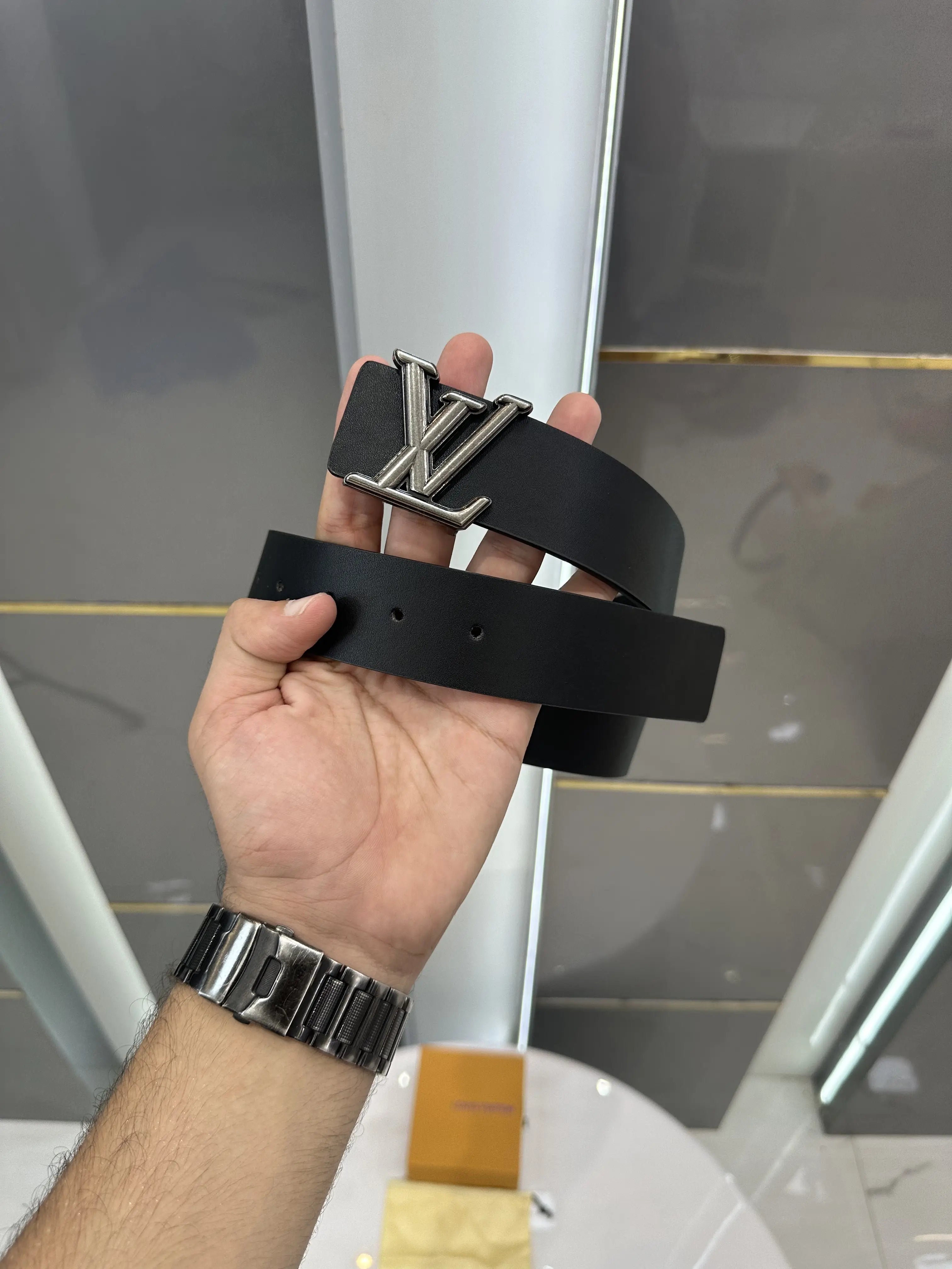 Louis Vuitto n Premium Imported Belt lv912 Secondary image