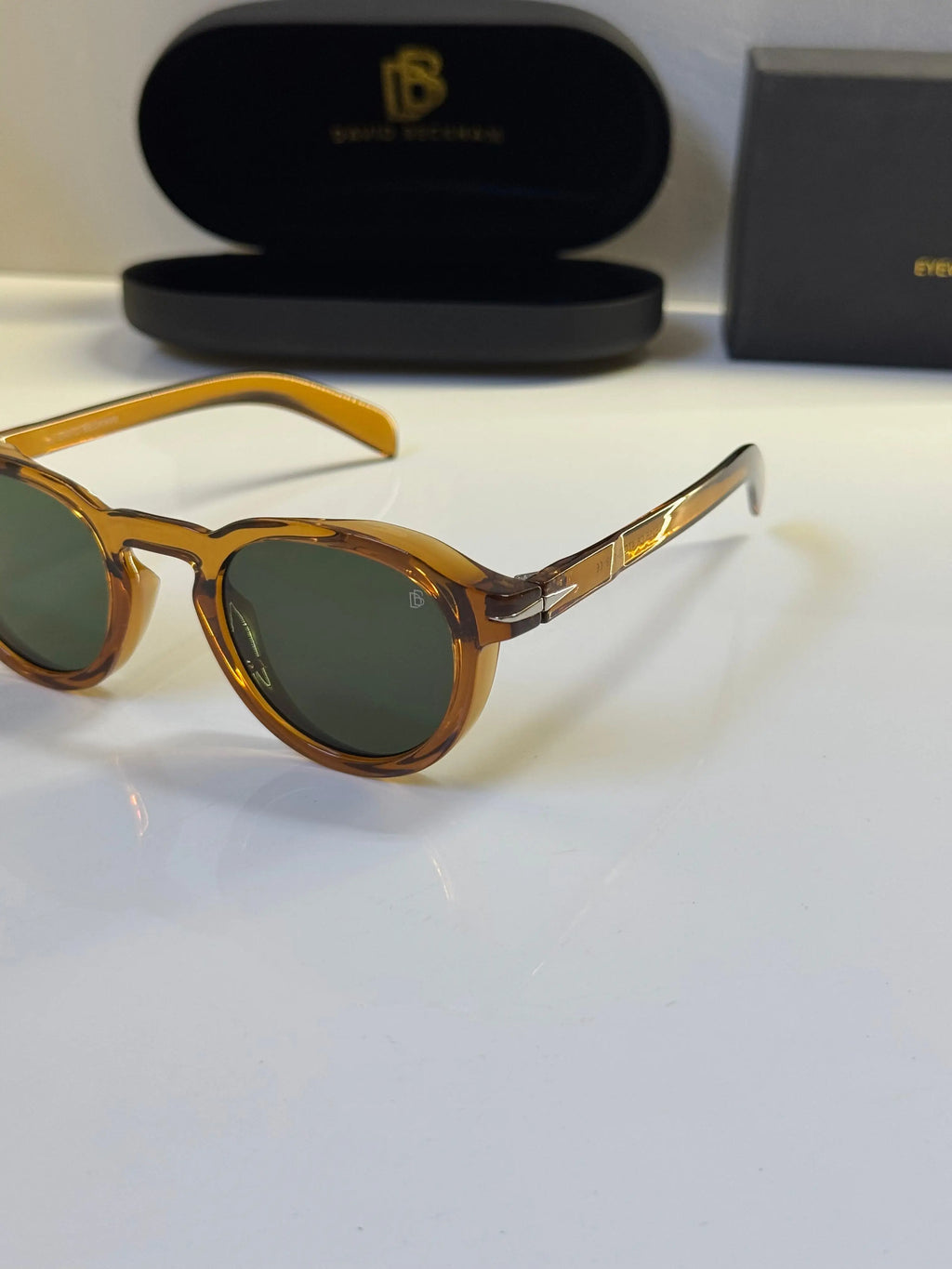 David_Beckham_5255_Brown_Green