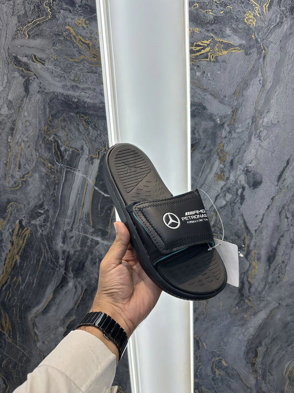 Puma_Mercedes Black AMG Petronal Soft Comfort Slide