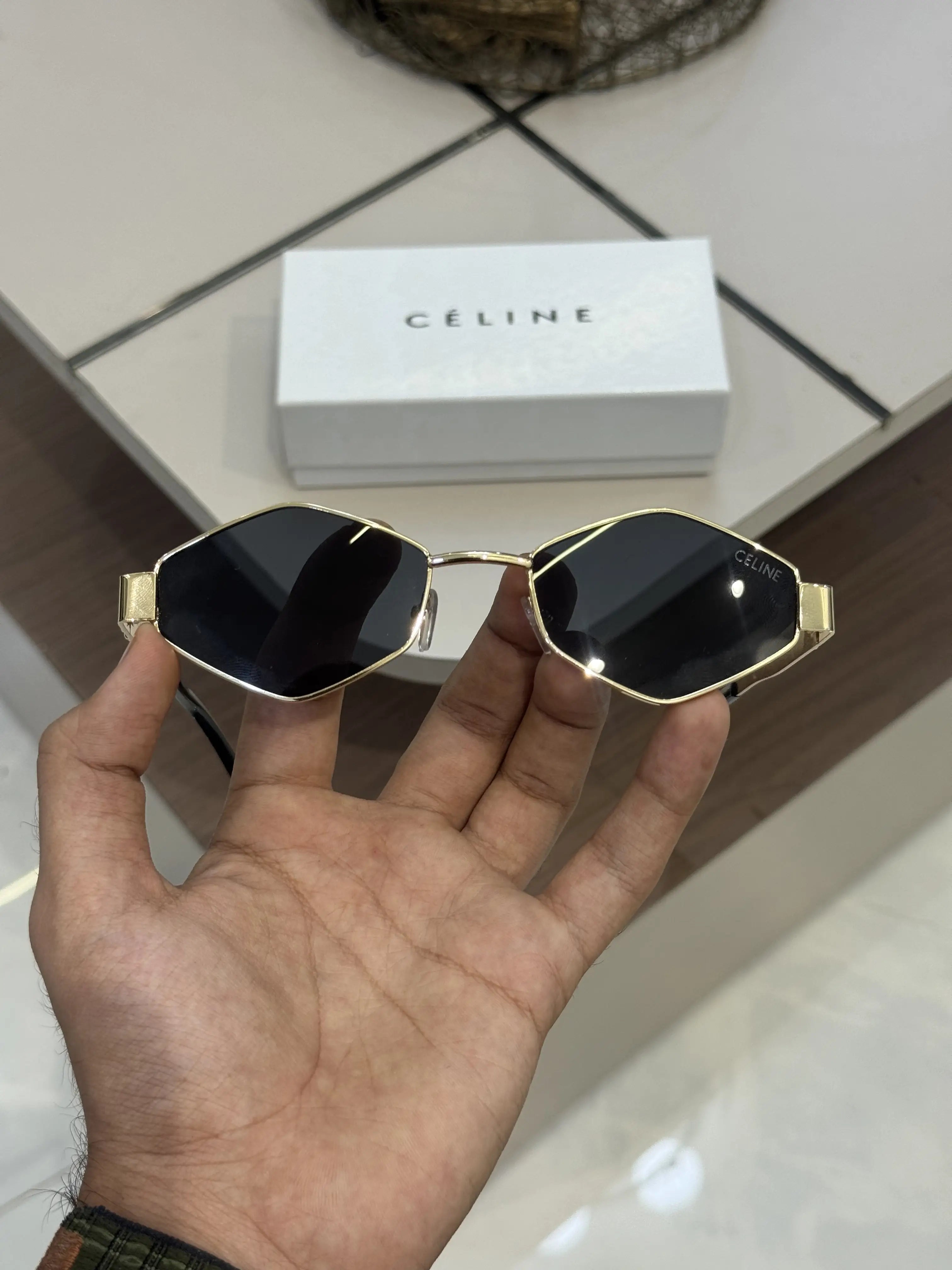Celine_25056_Gold_Black