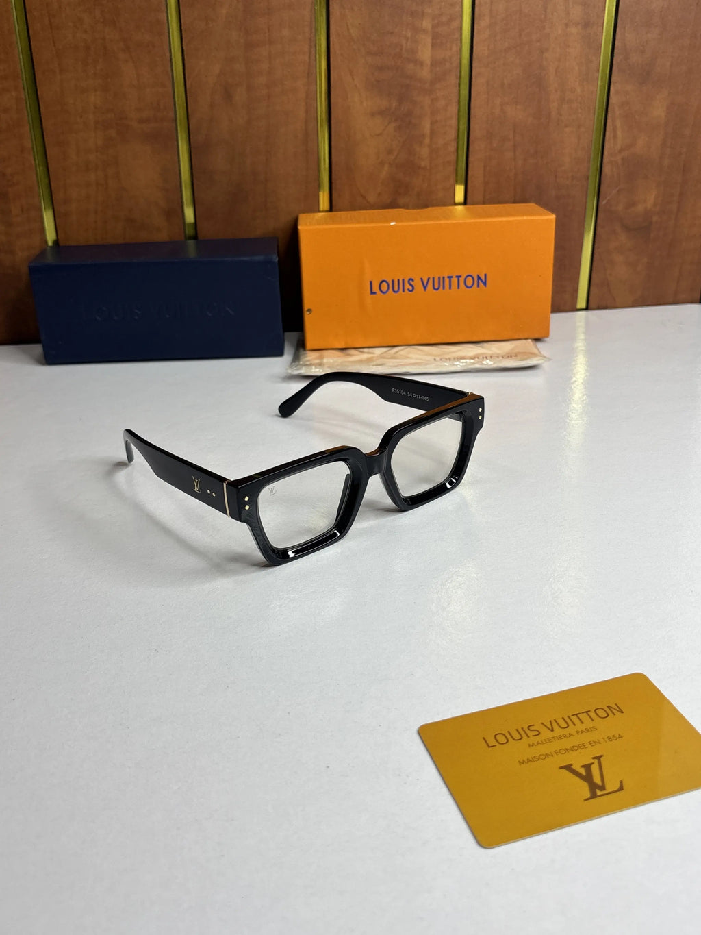 Louis Vuitton 35104 Frame 