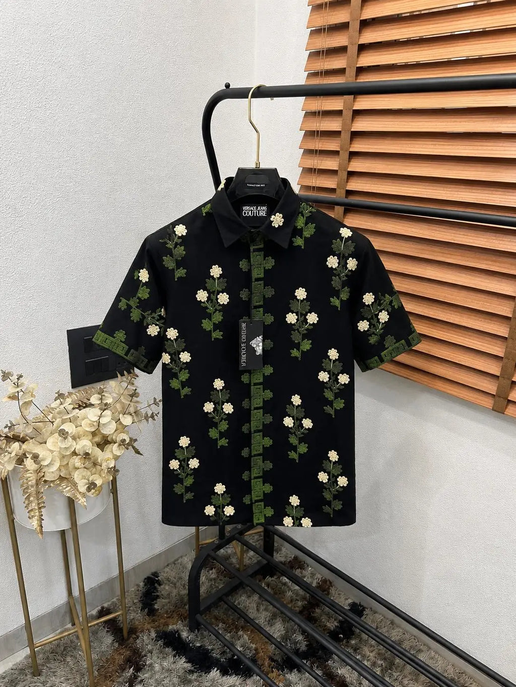 Versac_e Flower Thread Embroidery E-X..clusive Linen Half Shirt DN 632