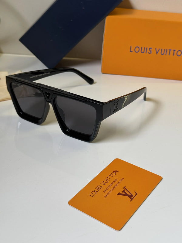 Louis_Vuitton_6129_Black