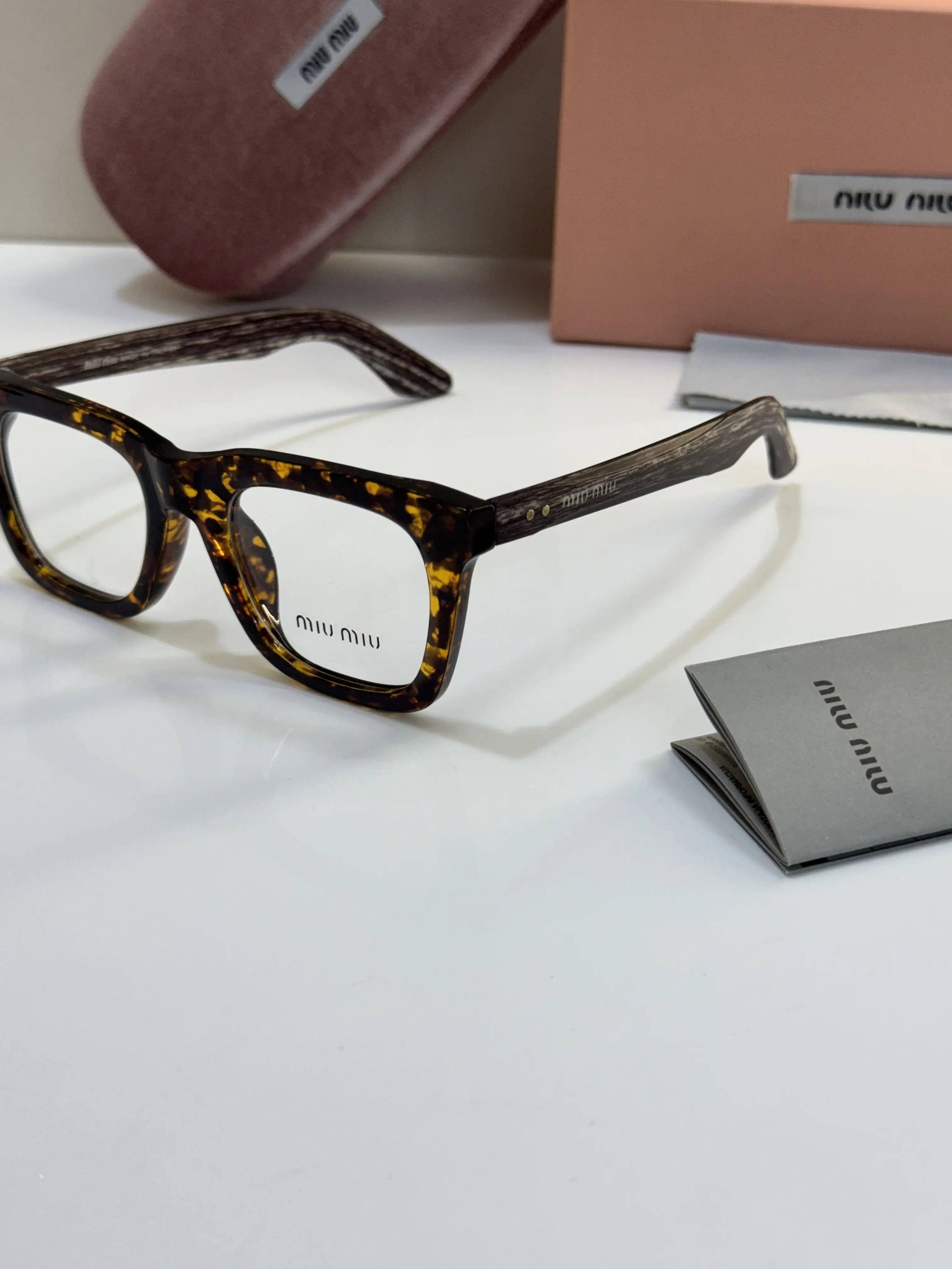 Miu_Miu_5189_Tiger_Frame